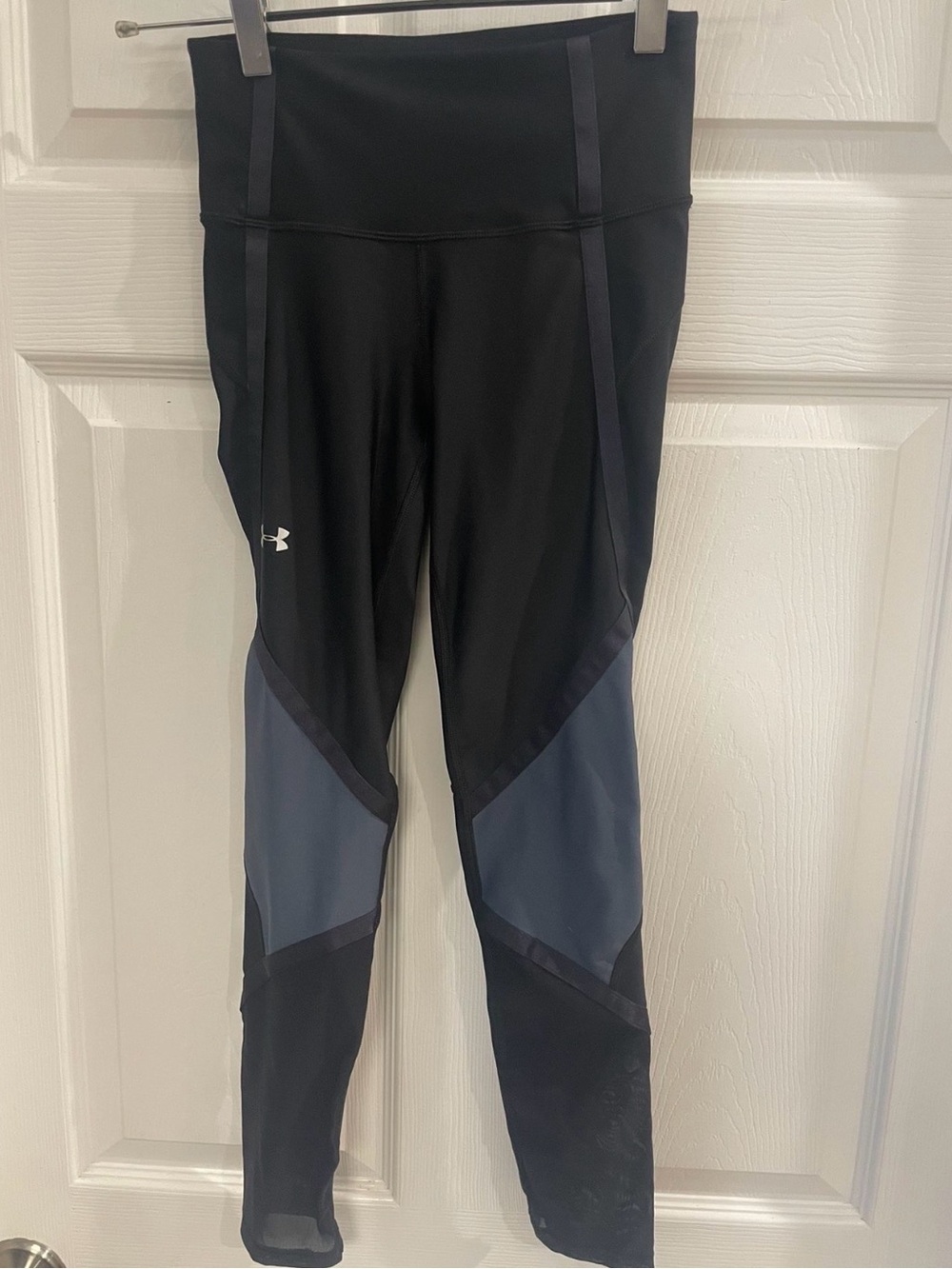 Under Armour Black Leggings with Charcoal Paneling Womens XS